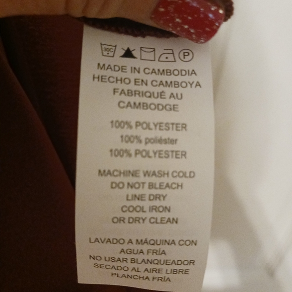 Michael Michael Kors burgundy zip down long sleeve shirt. - Picture 5 of 5